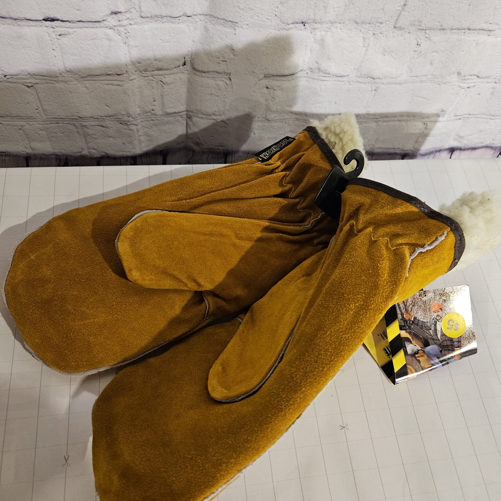 Tan Mittens - Picture 5 of 5